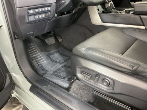 Used 2025 Toyota Tundra Limited AWD/4WD image 15