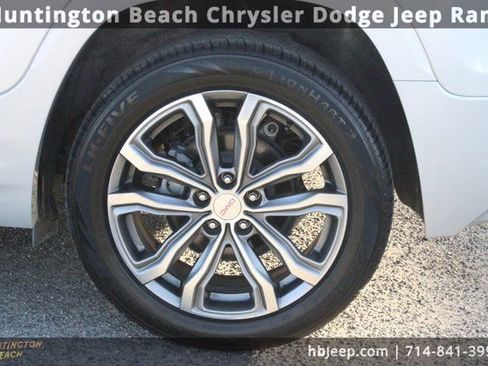 Used 2020 GMC Terrain Denali w/ Denali Premium Package image 8