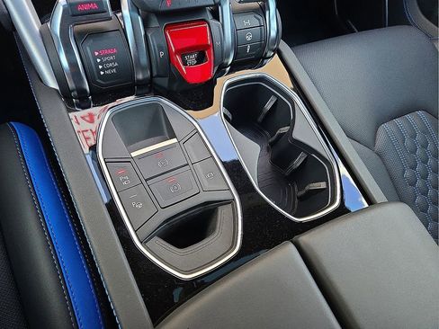 Used 2023 Lamborghini Urus S image 31