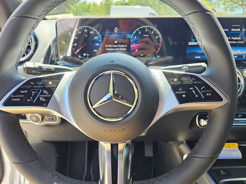 New 2026 Mercedes-Benz GLB 250 image 22