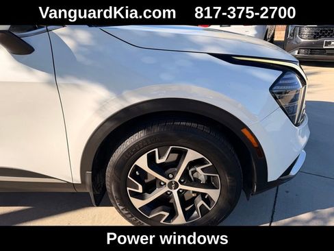 Used 2024 Kia Sportage EX w/ EX Premium Package image 11