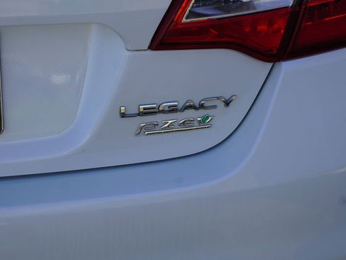 Used 2017 Subaru Legacy 2.5i Premium AWD/4WD image 8
