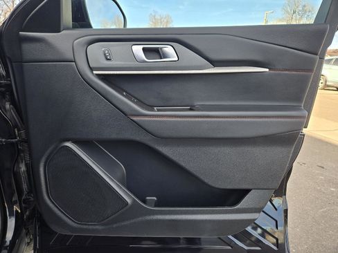 Used 2025 Ford Explorer ST-Line w/ ST-Line Street Pack image 13