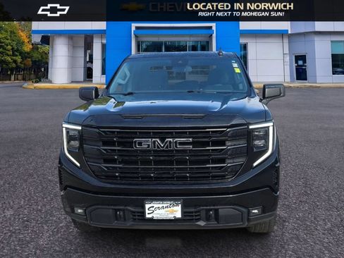 Certified 2022 GMC Sierra 1500 Elevation w/ LPO, Elevation Black Package AWD/4WD image 2