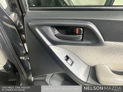 Used 2017 Subaru Forester 2.5i Premium w/ All-Weather Package AWD/4WD image 23