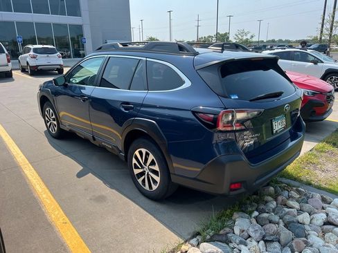 Used 2024 Subaru Outback Premium AWD/4WD image 3