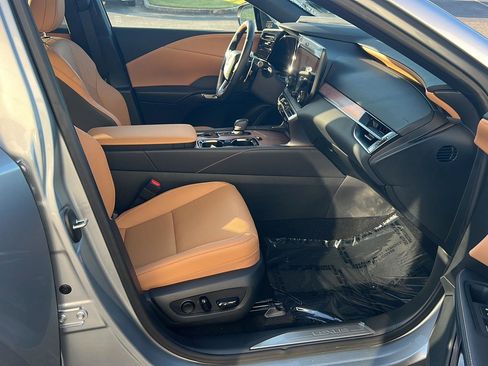 Certified 2025 Lexus RX 350 Premium w/ Accessory Package (Z1) image 13
