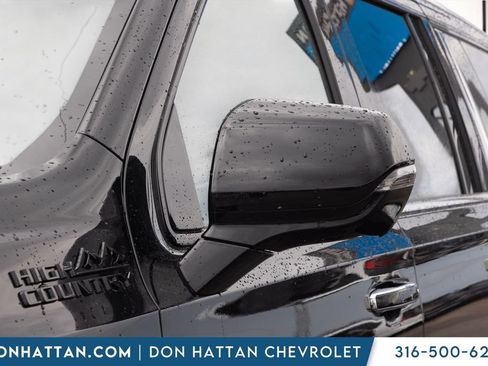 New 2026 Chevrolet Suburban High Country AWD/4WD image 28