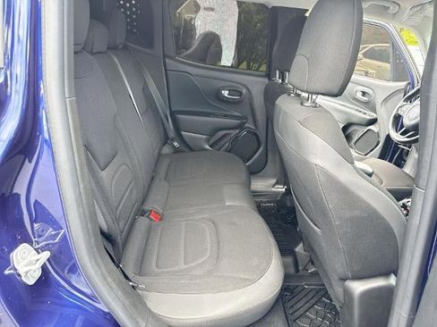 Used 2017 Jeep Renegade Altitude FWD image 25