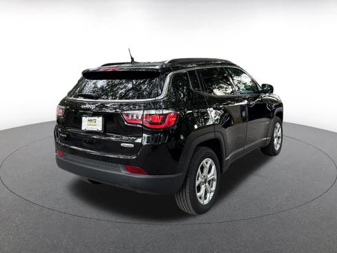 Used 2025 Jeep Compass Latitude AWD/4WD image 7
