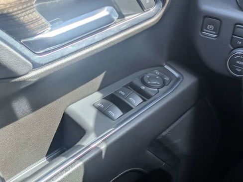 Used 2022 Chevrolet Silverado 1500 LT w/ Safety Package AWD/4WD image 23