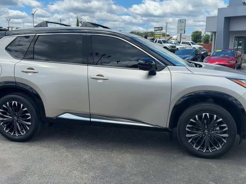 Used 2025 Nissan Rogue Platinum AWD/4WD image 8