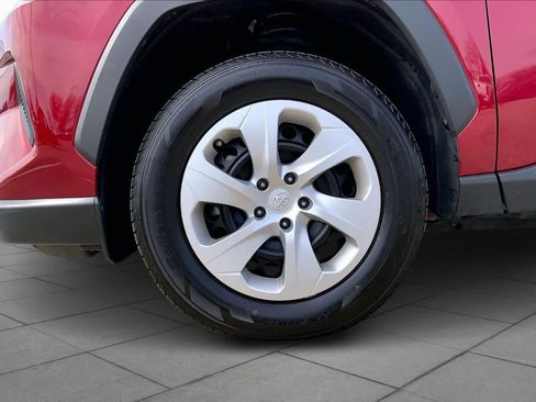 Used 2024 Toyota RAV4 LE AWD/4WD image 19