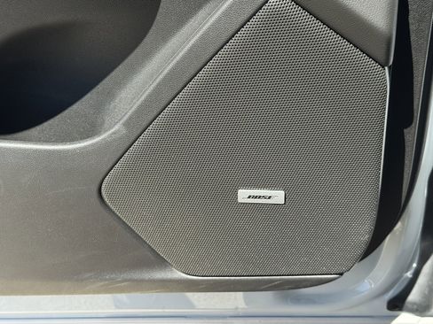 New 2025 Cadillac XT6 Luxury image 19