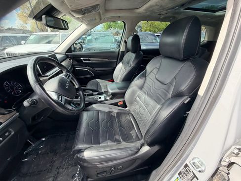 Used 2022 Kia Telluride SX w/ SX Prestige Package image 12