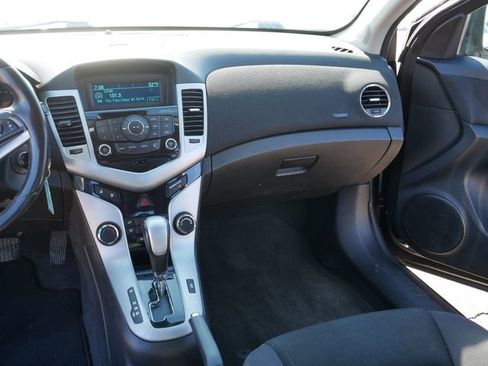 Used 2014 Chevrolet Cruze LT image 23