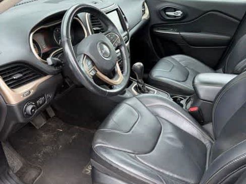 Used 2014 Jeep Cherokee Limited w/ Technology Group AWD/4WD image 3