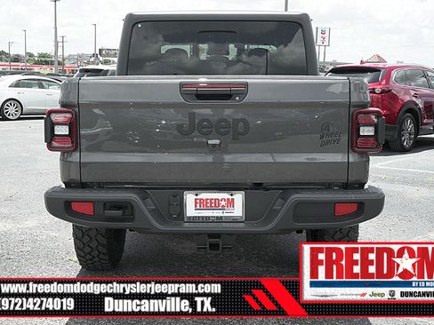 New 2025 Jeep Gladiator Willys image 4