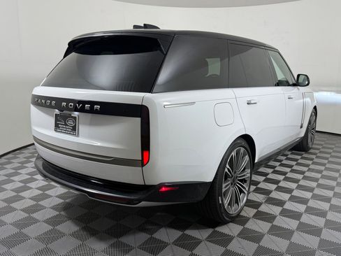 New 2026 Land Rover Range Rover Long Wheelbase SE AWD/4WD image 10