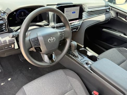 Used 2026 Toyota Camry LE w/ Convenience Package FWD image 9