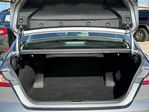 Used 2025 Toyota Camry SE image 31