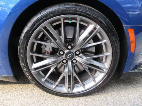 Used 2022 Chevrolet Camaro ZL1 RWD image 26