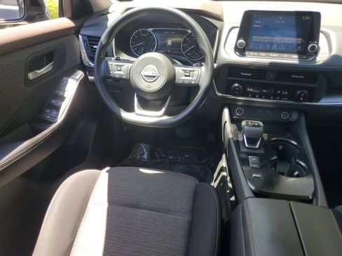 Used 2023 Nissan Rogue SV FWD image 13