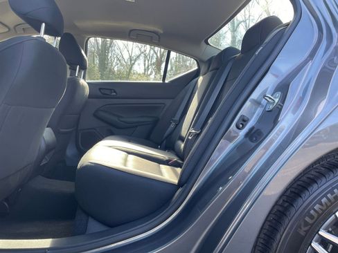 Used 2025 Nissan Altima 2.5 SV image 24