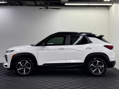 Used 2021 Chevrolet TrailBlazer RS w/ Sun and Liftgate Package FWD image 3