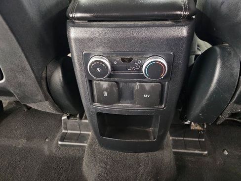 Used 2020 Ford Explorer XLT AWD/4WD image 40