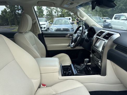 Used 2021 Lexus GX 460 Premium w/ Premium Package AWD/4WD image 33