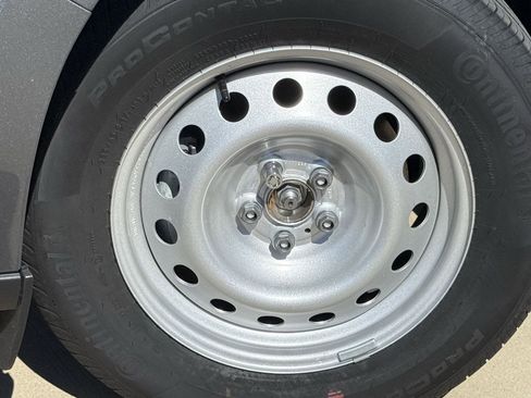 New 2025 Ford Maverick XL w/ Equipment Group 102A image 39