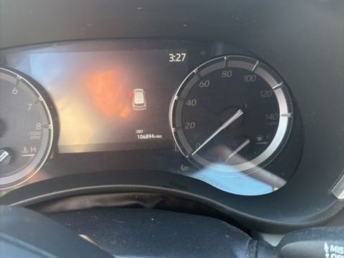 Used 2020 Toyota Highlander XLE image 1