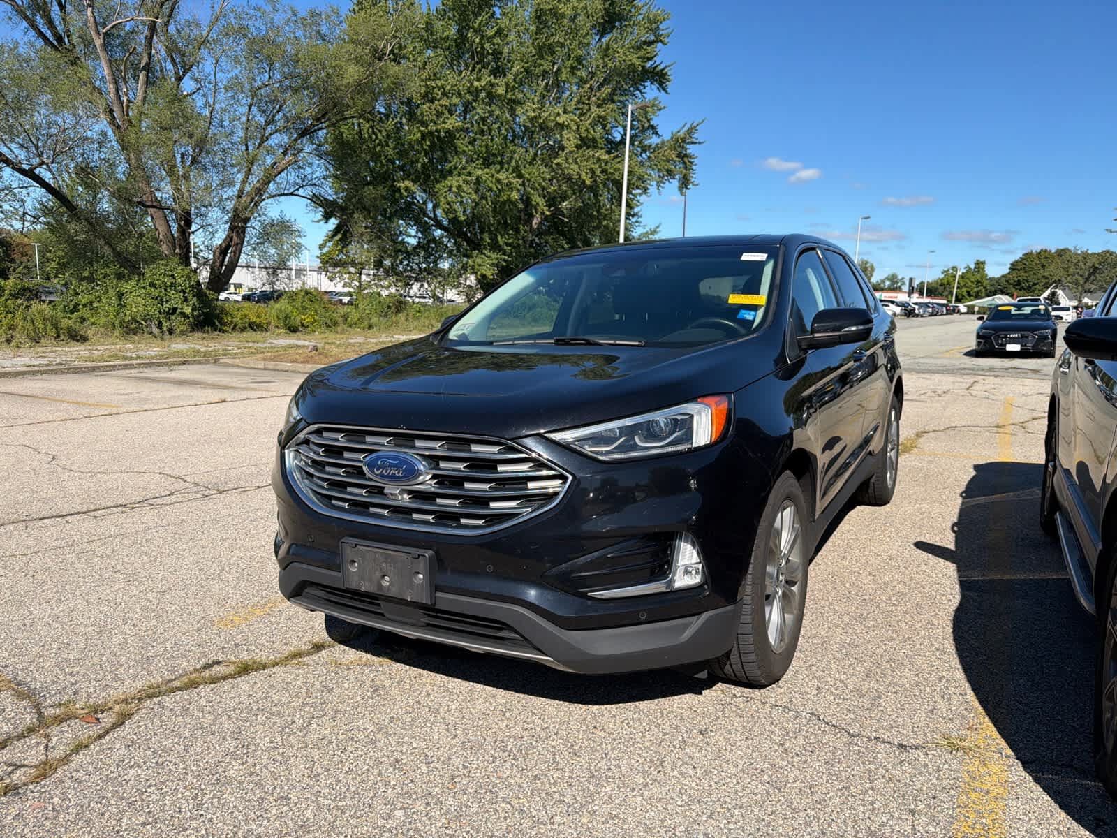 Used 2019 Ford Edge Titanium w/ Equipment Group 301A AWD/4WD image 8