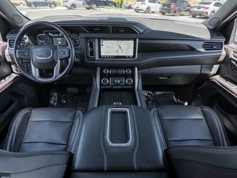 Used 2021 GMC Yukon Denali w/ Denali Ultimate Package AWD/4WD image 18