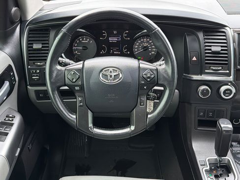 Used 2019 Toyota Sequoia Limited w/ Safety & Convenience Package AWD/4WD image 15