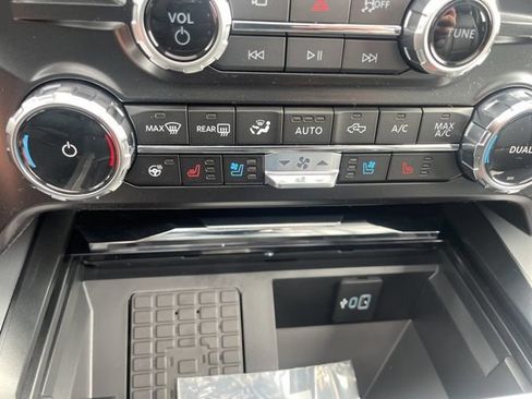 New 2026 Ford F250 Lariat w/ Black Appearance Package AWD/4WD image 34