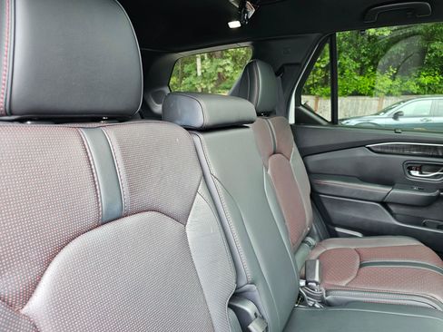 Certified 2025 Honda Pilot Black Edition image 13