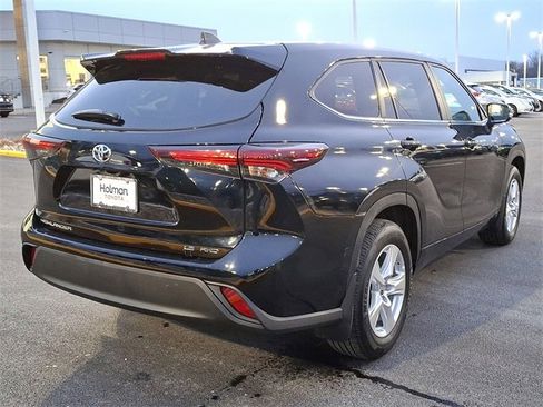 Certified 2024 Toyota Highlander LE image 7