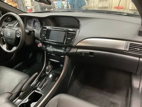 Used 2017 Honda Accord EX-L image 8