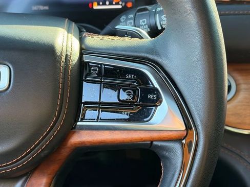 Used 2023 Jeep Grand Cherokee Summit AWD/4WD image 21
