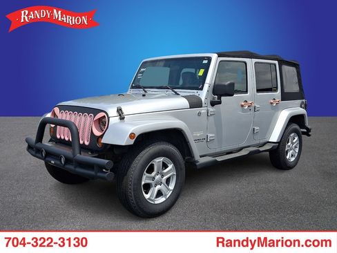 Used 2007 Jeep Wrangler Unlimited Sahara w/ Dual Top Group AWD/4WD image 1