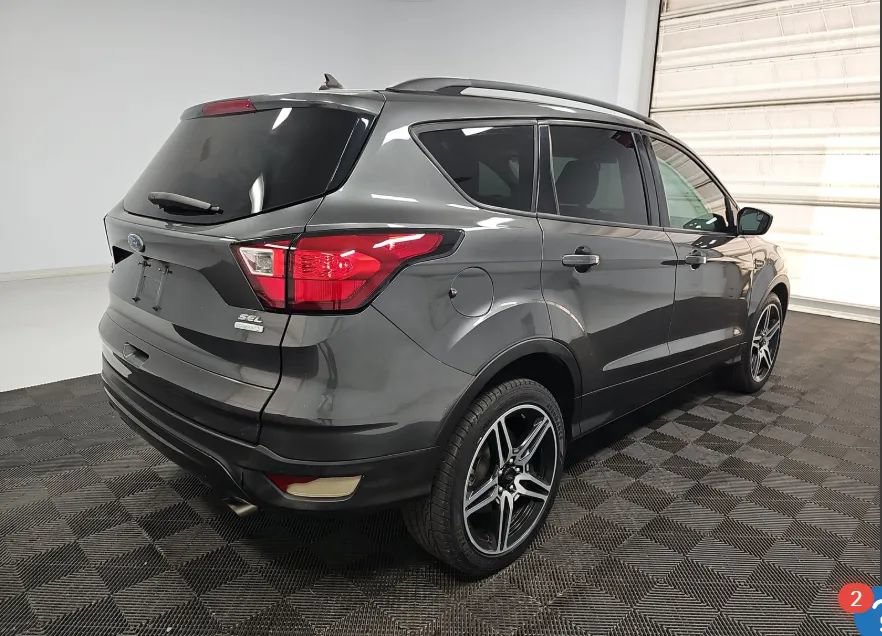 Used 2019 Ford Escape SEL FWD image 2