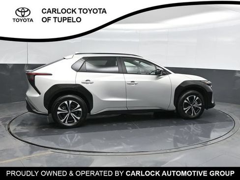 Used 2025 Toyota bZ4X FWD image 4
