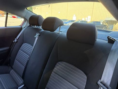 Used 2018 Kia Forte S image 19