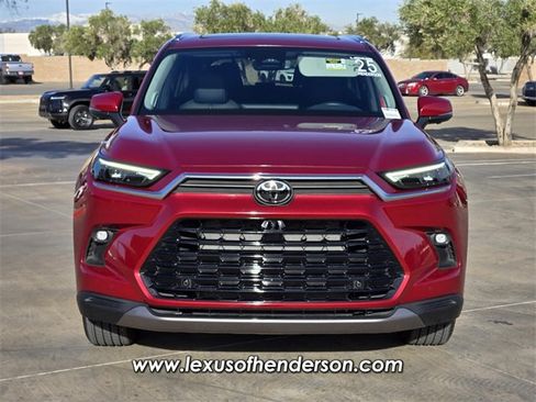 Used 2025 Toyota Grand Highlander FWD image 8