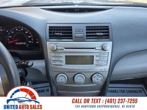 Used 2011 Toyota Camry LE image 15