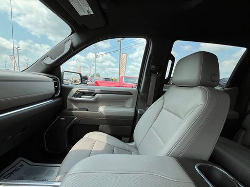 Used 2023 GMC Sierra 1500 SLT w/ SLT Premium Plus Package AWD/4WD image 33