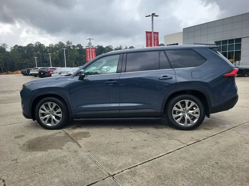 Certified 2024 Toyota Grand Highlander FWD image 2