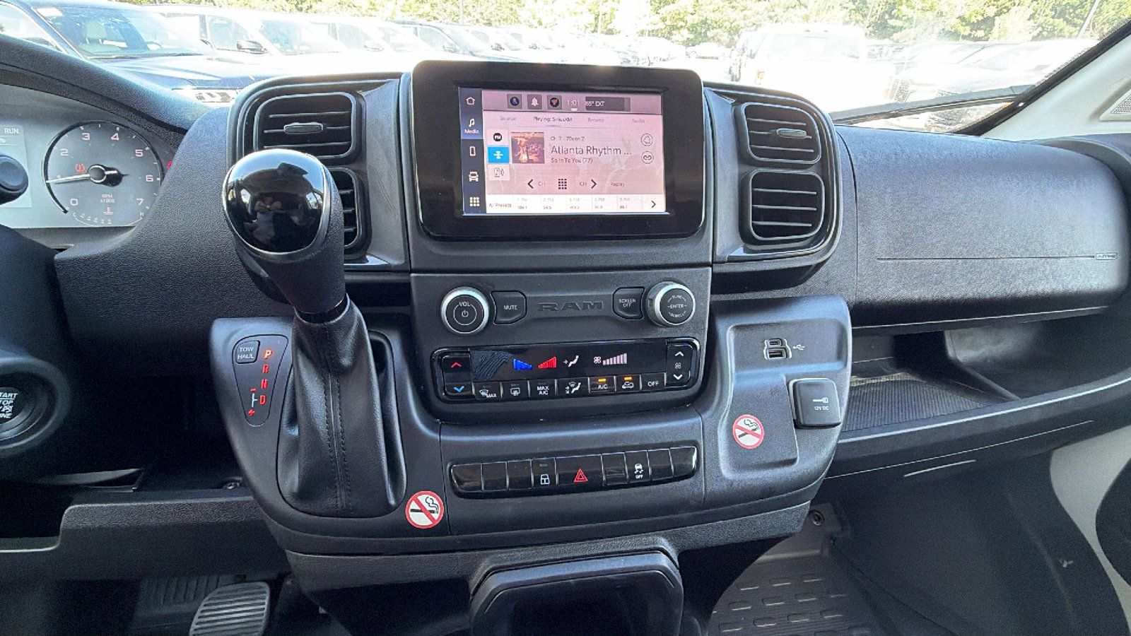 Used 2024 RAM ProMaster 2500 w/ Convenience Group FWD image 28